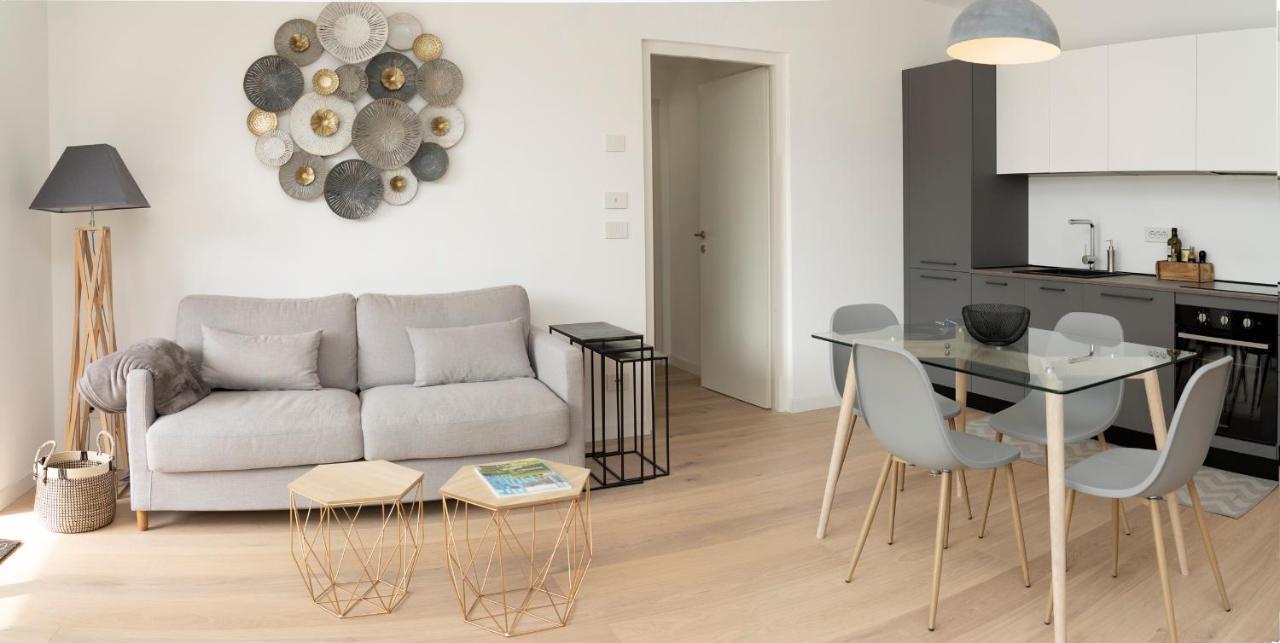 Serviced Apartments By Hotel De Charme Laveno Luaran gambar